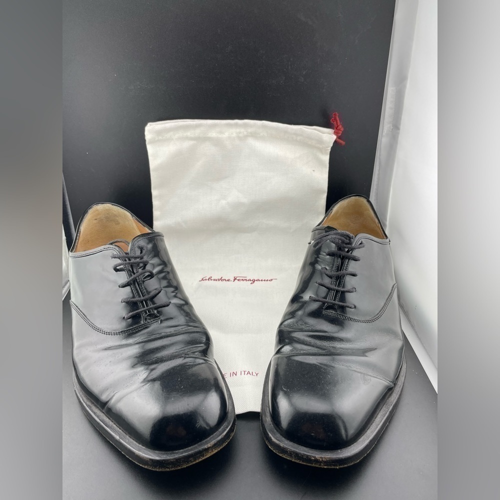 Salvatore Ferragamo Boston Men's Oxford Shoe, Size 10EE - Black /duster included